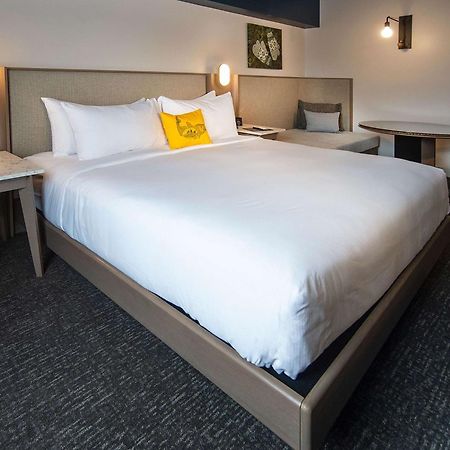 Doubletree By Hilton St. John'S Harbourview Hotell Exteriör bild