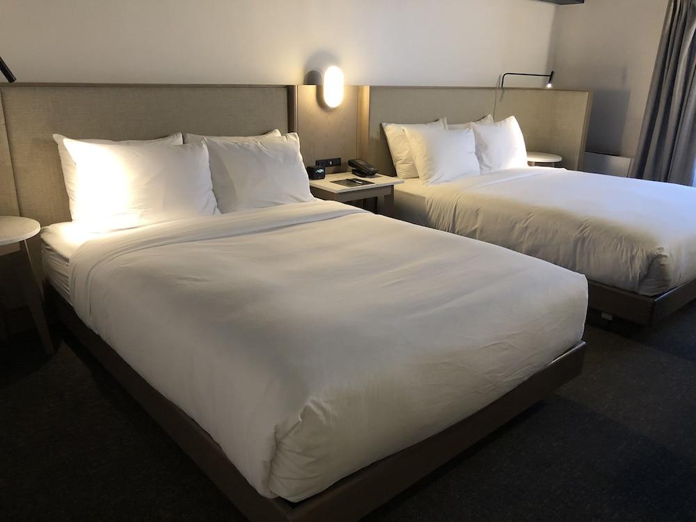 Doubletree By Hilton St. John'S Harbourview Hotell Exteriör bild