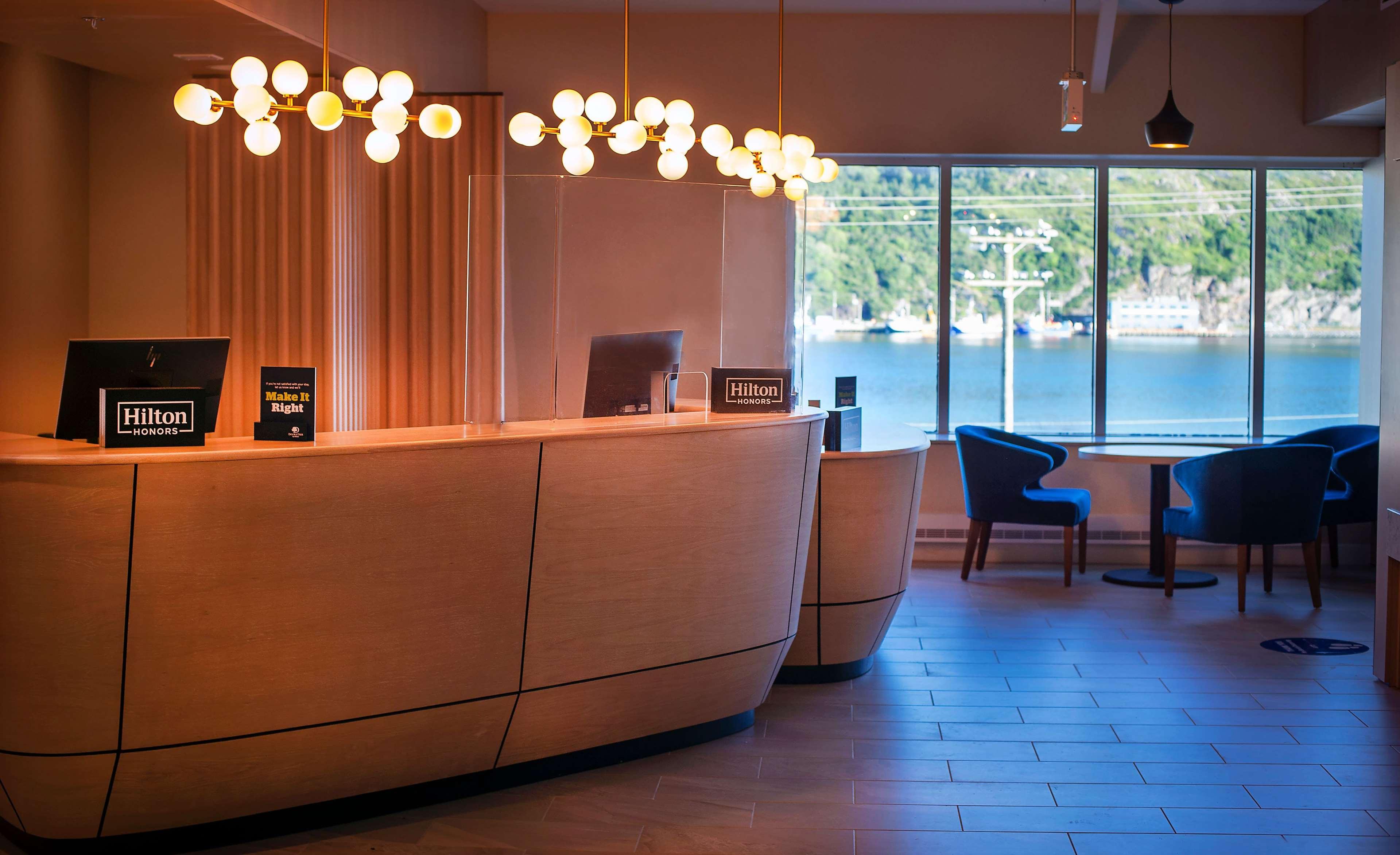 Doubletree By Hilton St. John'S Harbourview Hotell Exteriör bild