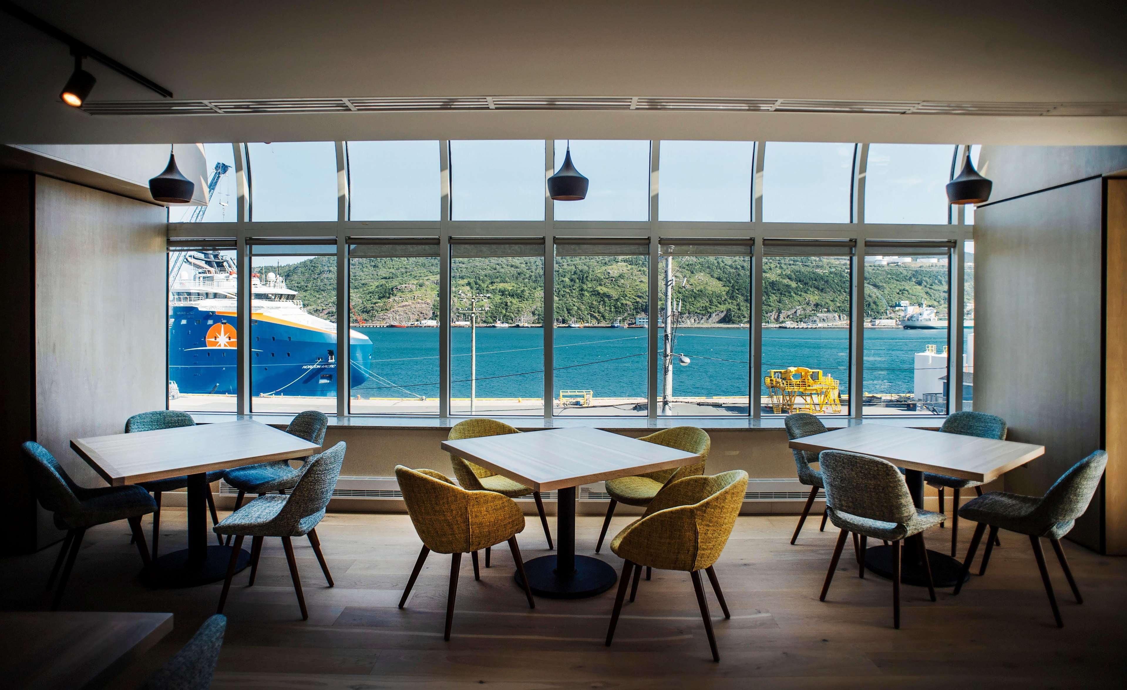 Doubletree By Hilton St. John'S Harbourview Hotell Exteriör bild