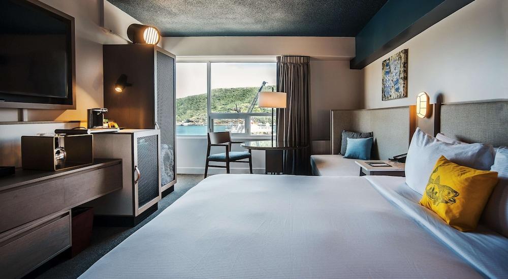 Doubletree By Hilton St. John'S Harbourview Hotell Exteriör bild