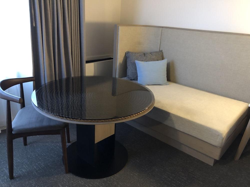 Doubletree By Hilton St. John'S Harbourview Hotell Exteriör bild