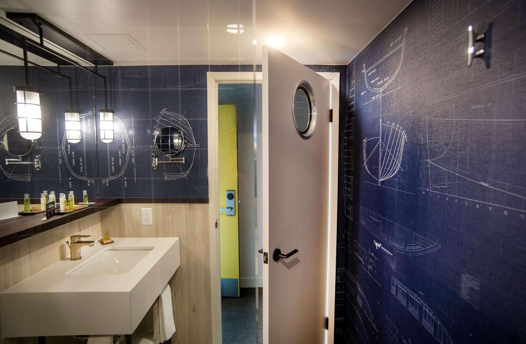 Doubletree By Hilton St. John'S Harbourview Hotell Exteriör bild