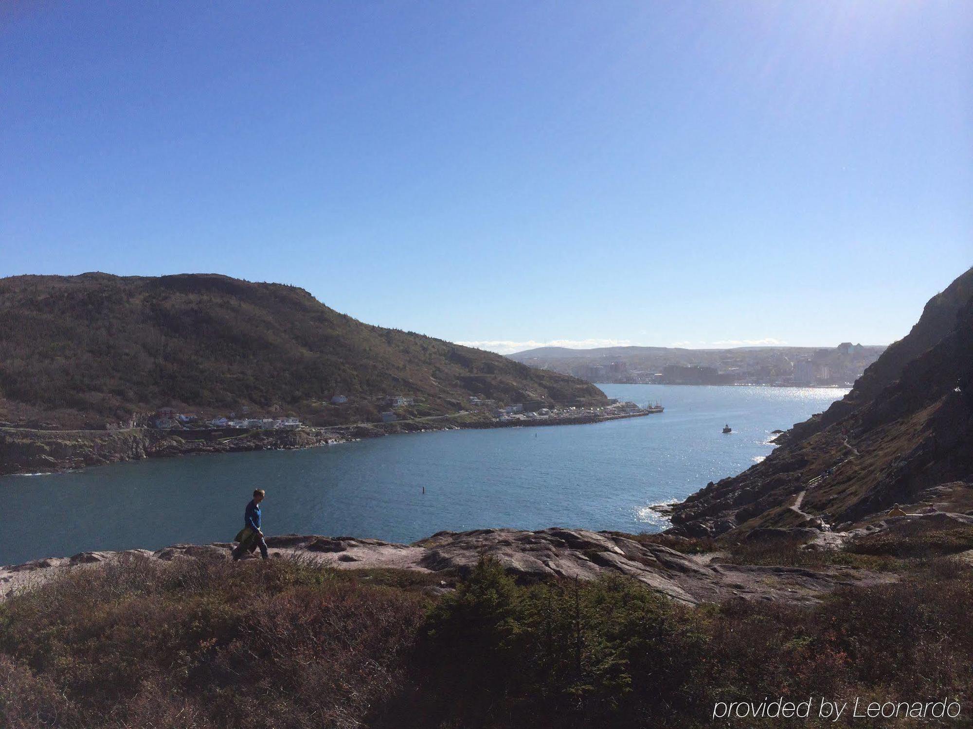 Doubletree By Hilton St. John'S Harbourview Hotell Exteriör bild